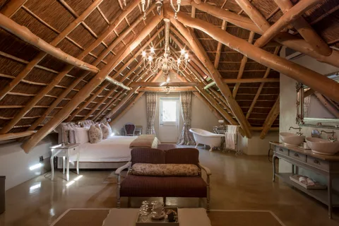 Au d' Hex Estate