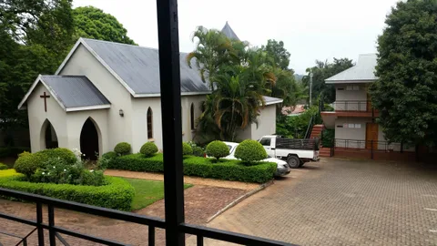Sanloo Manor